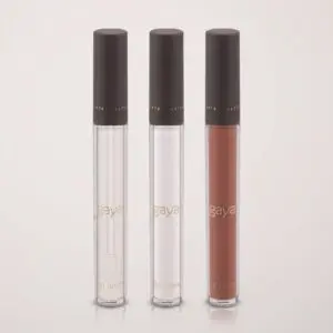 ליפ גלוס מבריק גאיה ב-3 גוונים: Coconut Water, Crystal Gloss, Nude Elegance
