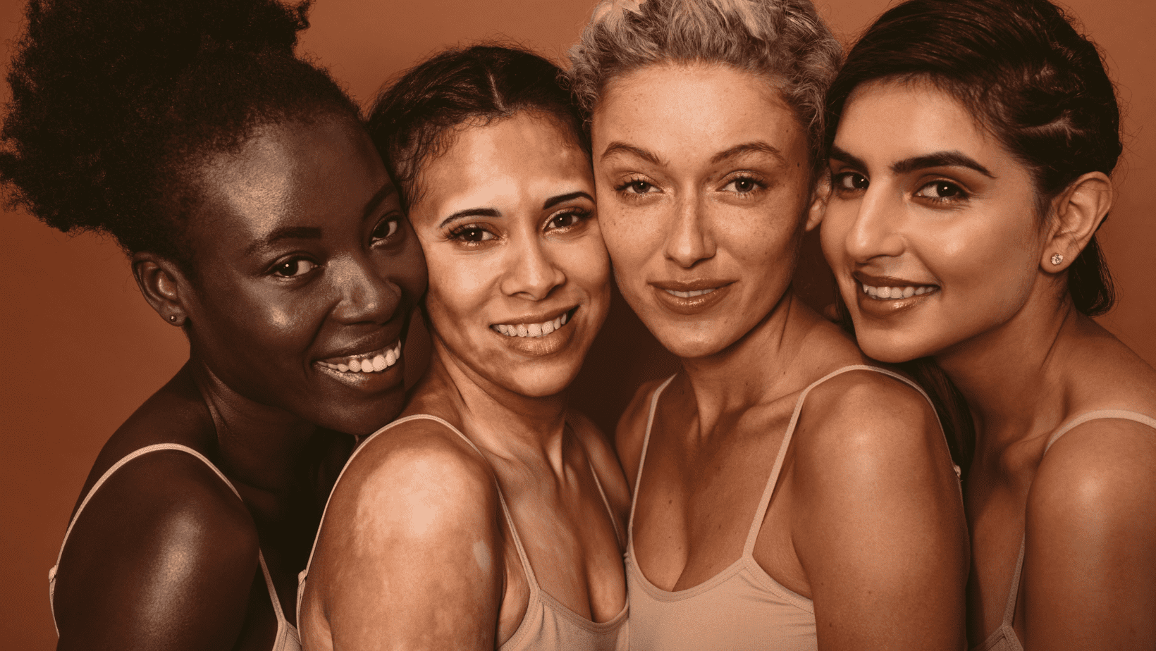 4 נשים עם סוגי עור שונים