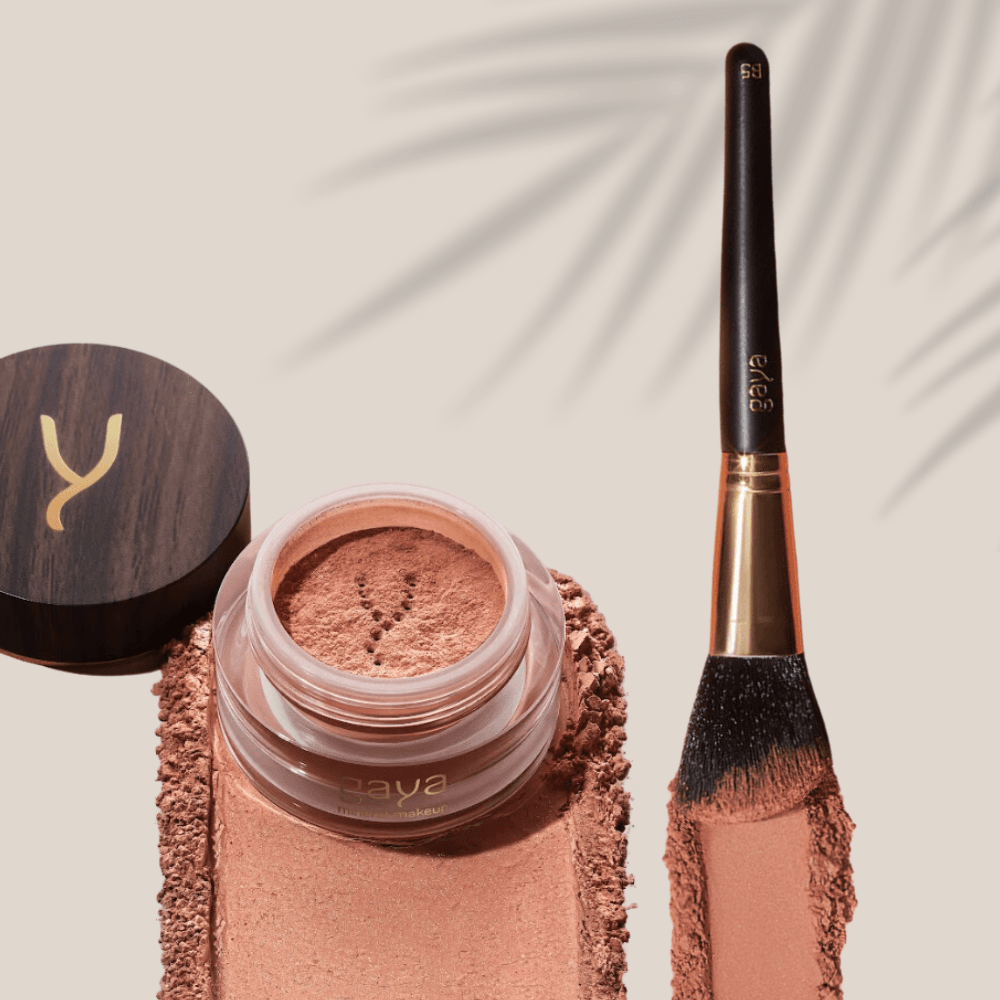 סומק מינרלי ומברשת איפור